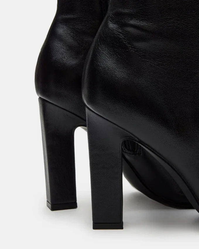 Aria Black Aria Black