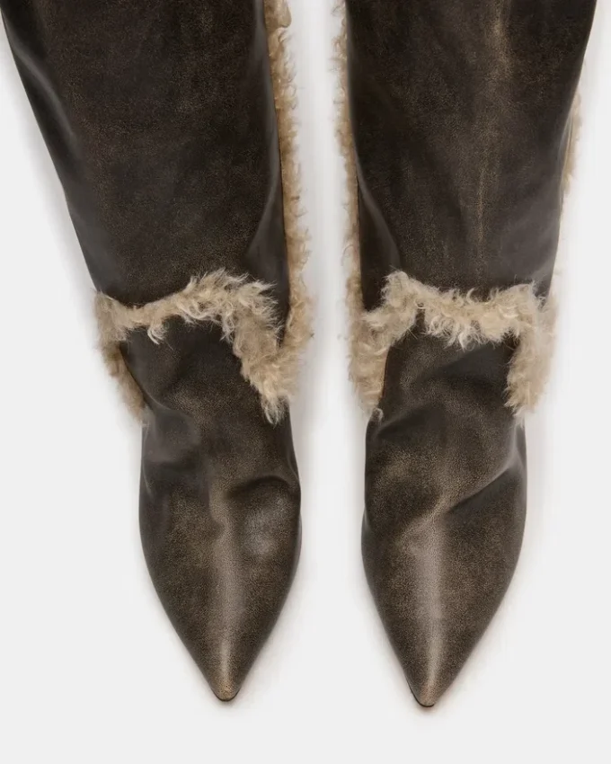 Baddie Faux Fur Brown Distressed