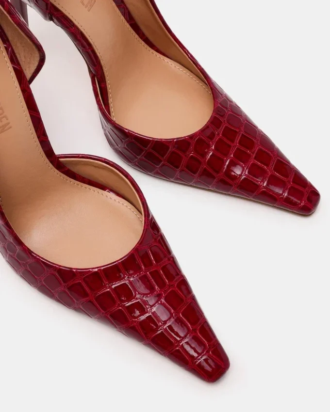 Elegant Red Crocodile Elegant Red Crocodile